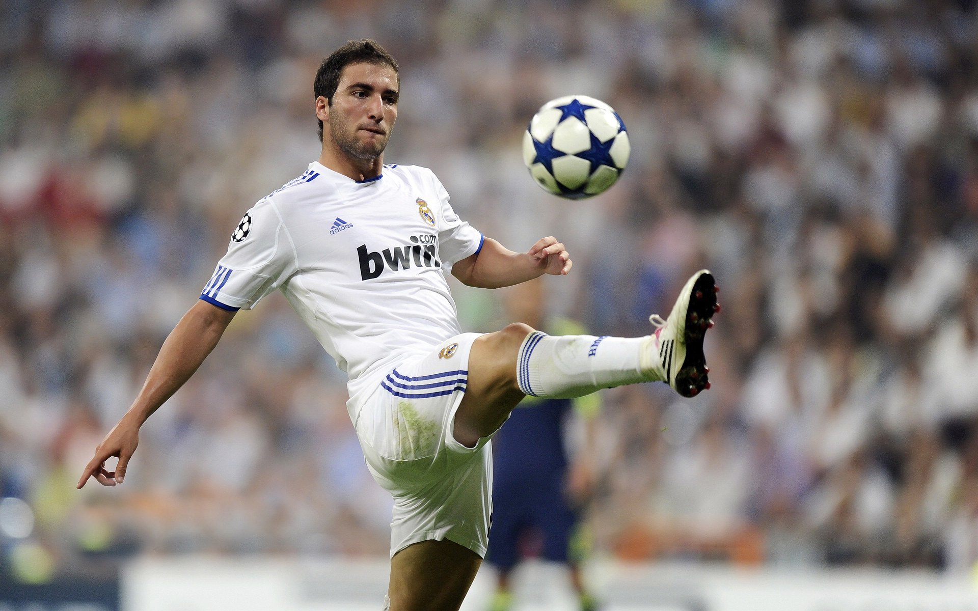 冲超大决战：十轮狂取26分，广州豹放手最后一搏