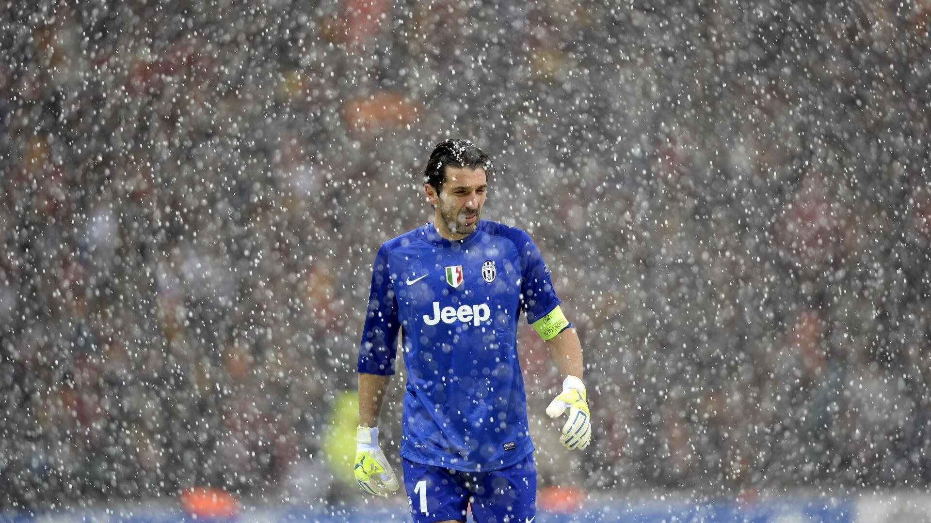 这一刻，全场陷入疯狂，这一刻,全场陷入疯狂